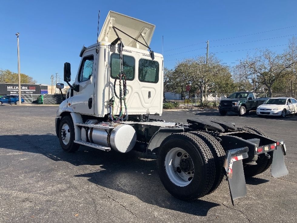 Day Cab Tractor-Heavy Duty Tractors-Freightliner-2019-Cascadia 11342ST-Tampa-FL-534,939\n\t\tmiles-$ 26,750 - Image 5