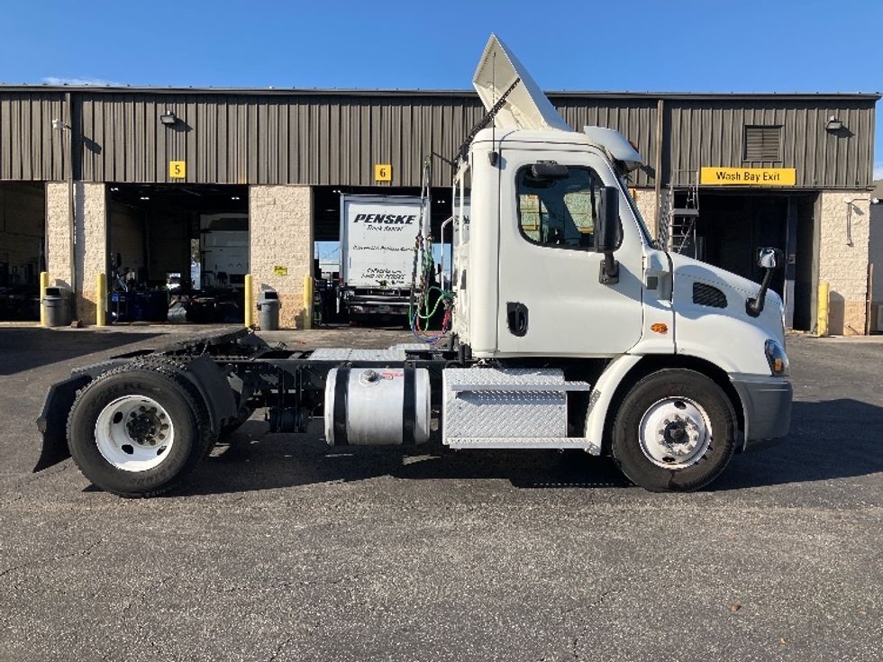 Day Cab Tractor-Heavy Duty Tractors-Freightliner-2019-Cascadia 11342ST-Tampa-FL-534,939\n\t\tmiles-$ 26,750 - Image 8