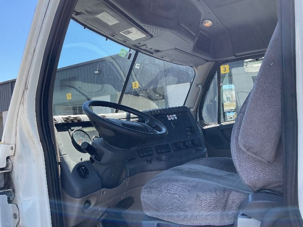 Day Cab Tractor-Heavy Duty Tractors-Freightliner-2019-Cascadia 11342ST-Tampa-FL-595,175\n\t\tmiles-$ 22,000 - Image 10
