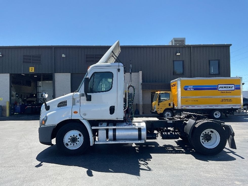 Day Cab Tractor-Heavy Duty Tractors-Freightliner-2019-Cascadia 11342ST-Tampa-FL-595,175\n\t\tmiles-$ 22,000 - Image 4