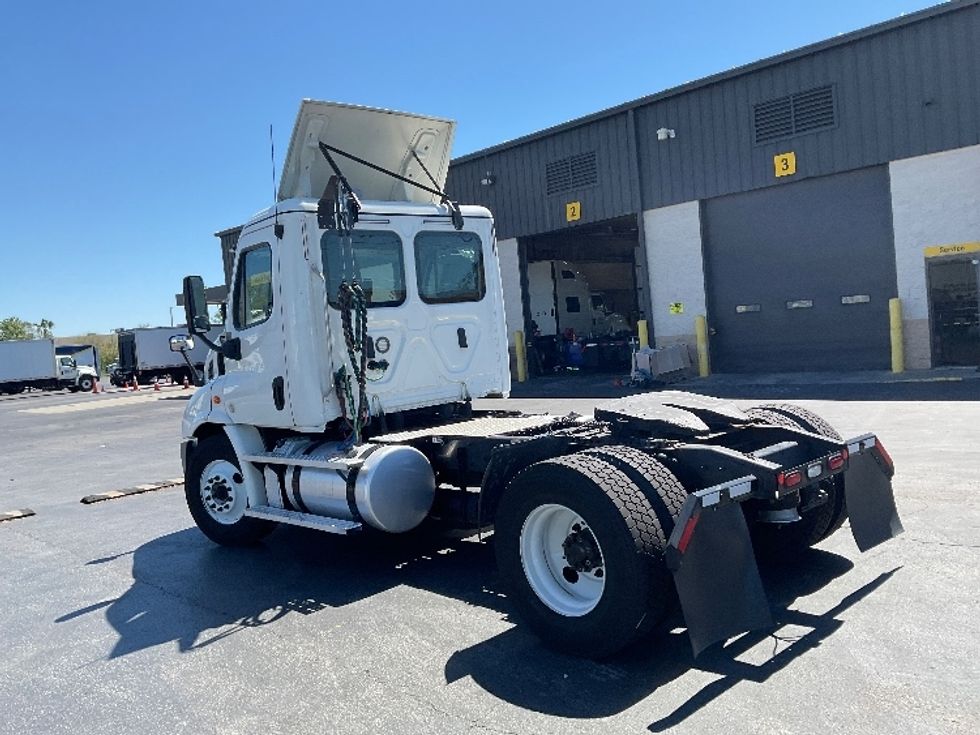 Day Cab Tractor-Heavy Duty Tractors-Freightliner-2019-Cascadia 11342ST-Tampa-FL-595,175\n\t\tmiles-$ 22,000 - Image 5