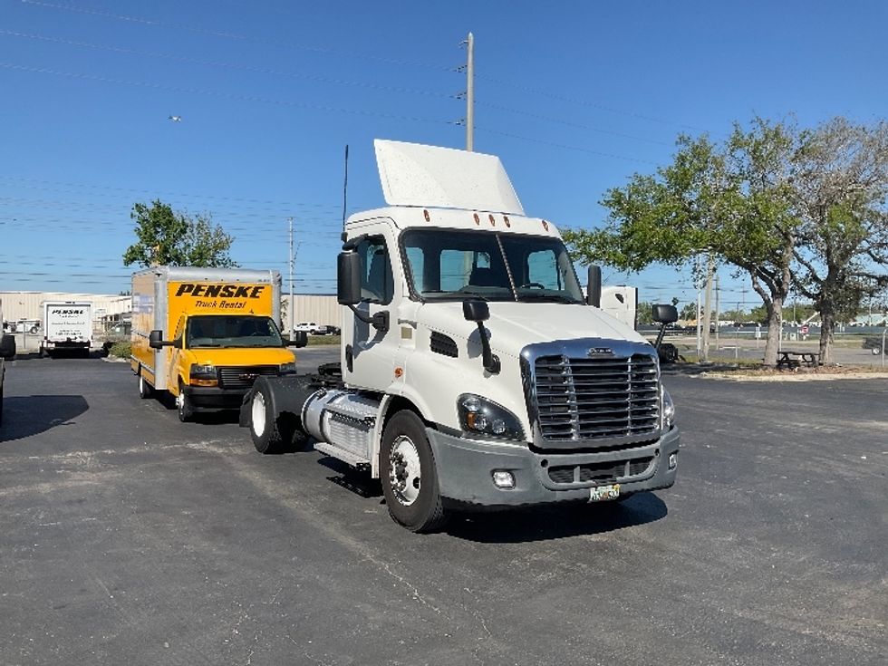 Day Cab Tractor-Heavy Duty Tractors-Freightliner-2019-Cascadia 11342ST-Tampa-FL-601,000\n\t\tmiles-$ 22,500 - Image 1