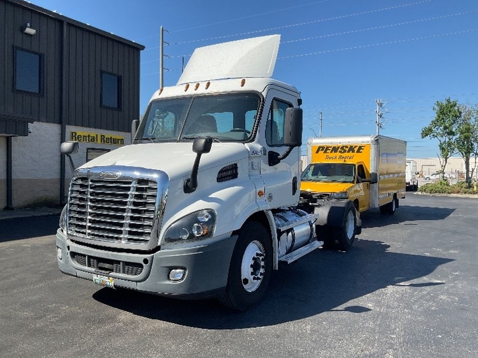 Day Cab Tractor-Heavy Duty Tractors-Freightliner-2019-Cascadia 11342ST-Tampa-FL-601,000\n\t\tmiles-$ 22,500 - Image 3