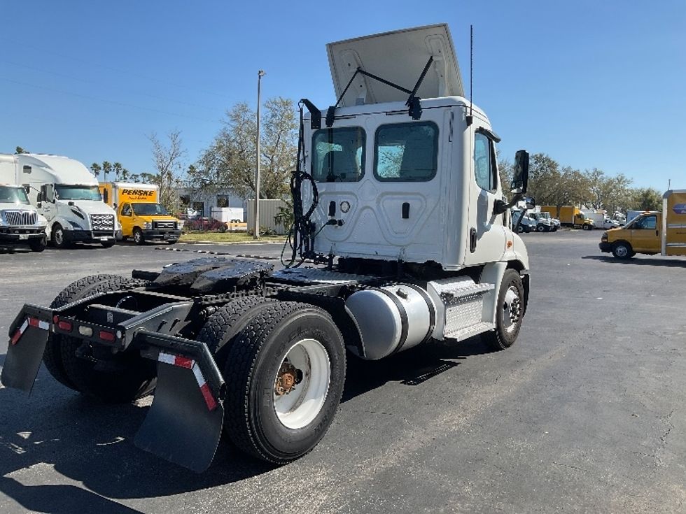 Day Cab Tractor-Heavy Duty Tractors-Freightliner-2019-Cascadia 11342ST-Tampa-FL-601,000\n\t\tmiles-$ 22,500 - Image 7