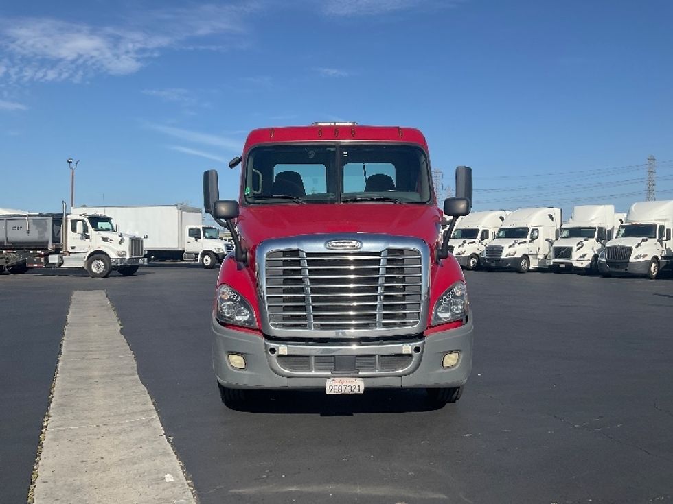 Day Cab Tractor-Heavy Duty Tractors-Freightliner-2019-Cascadia 11342ST-Torrance-CA-280,469\n\t\tmiles-$ 34,750 - Image 2