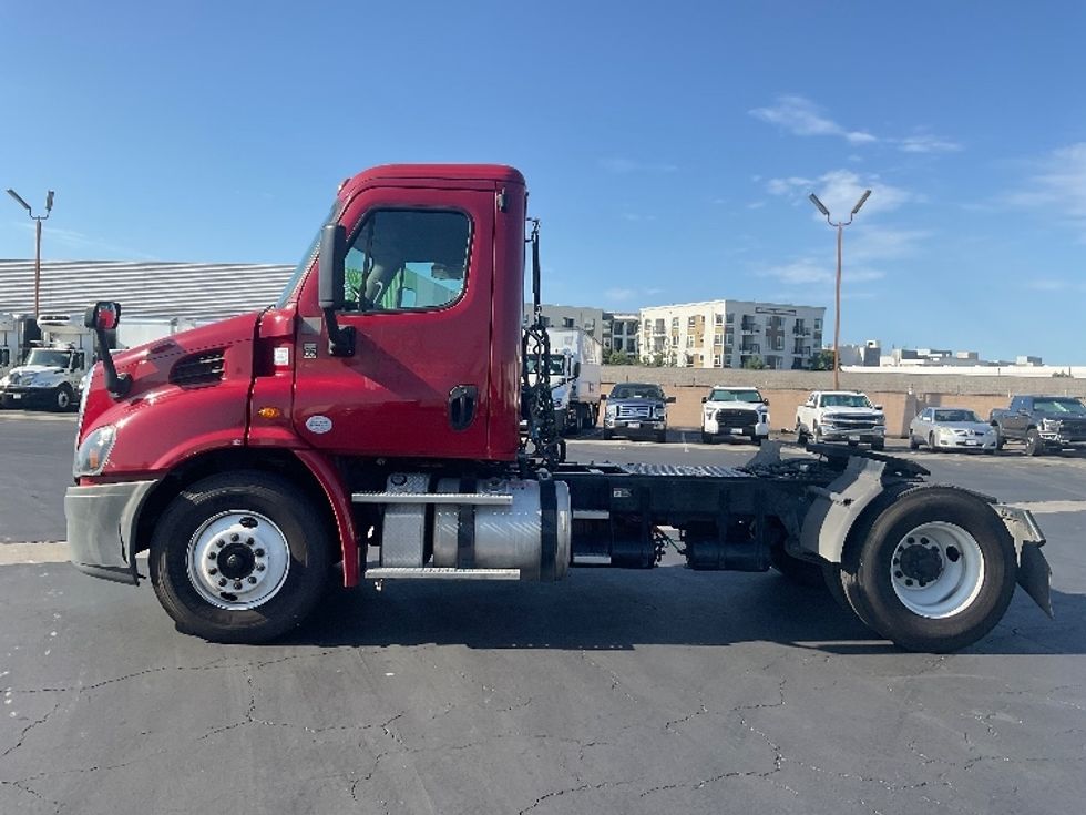 Day Cab Tractor-Heavy Duty Tractors-Freightliner-2019-Cascadia 11342ST-Torrance-CA-280,469\n\t\tmiles-$ 34,750 - Image 4
