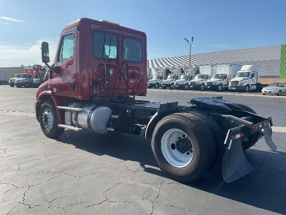 Day Cab Tractor-Heavy Duty Tractors-Freightliner-2019-Cascadia 11342ST-Torrance-CA-280,469\n\t\tmiles-$ 34,750 - Image 5