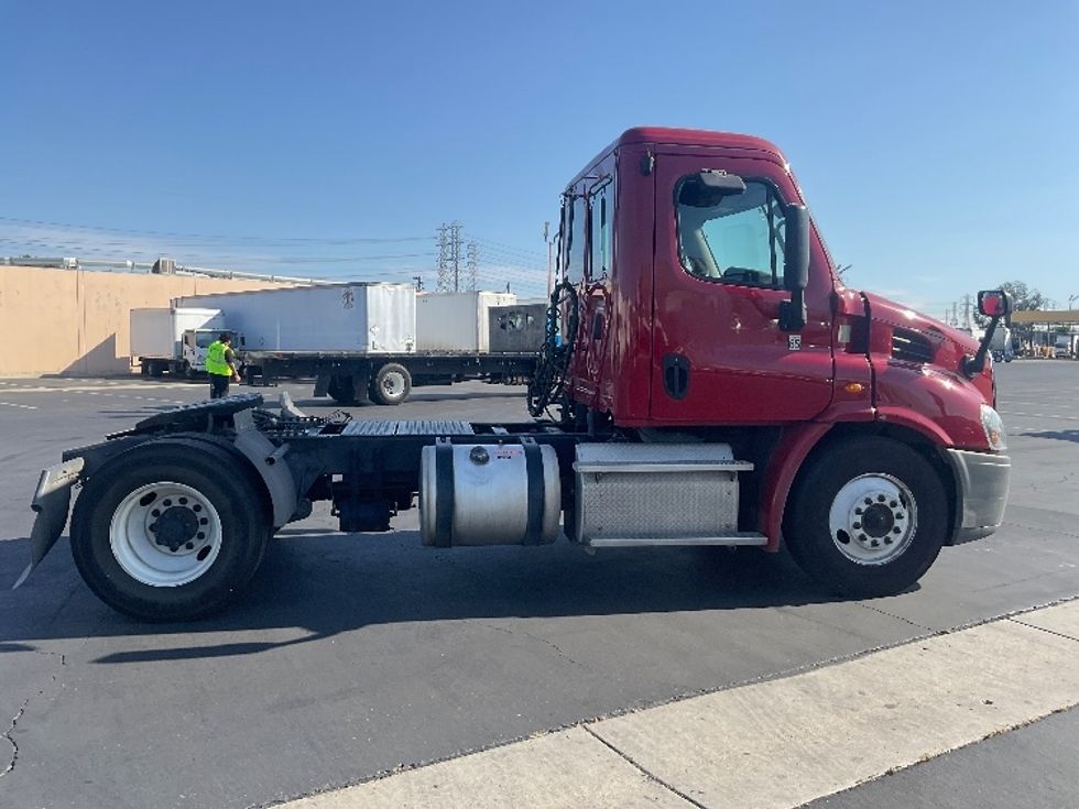 Day Cab Tractor-Heavy Duty Tractors-Freightliner-2019-Cascadia 11342ST-Torrance-CA-280,469\n\t\tmiles-$ 34,750 - Image 8