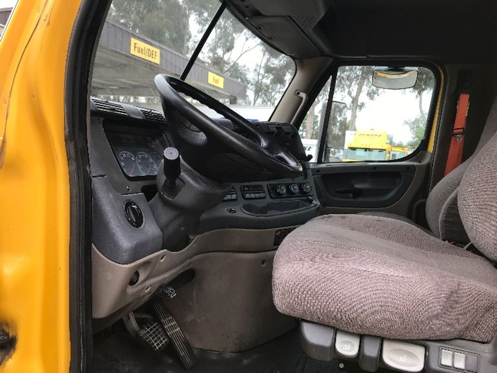 Day Cab Tractor-Heavy Duty Tractors-Freightliner-2019-Cascadia 11342ST-Torrance-CA-407,415\n\t\tmiles-$ 30,750 - Image 10