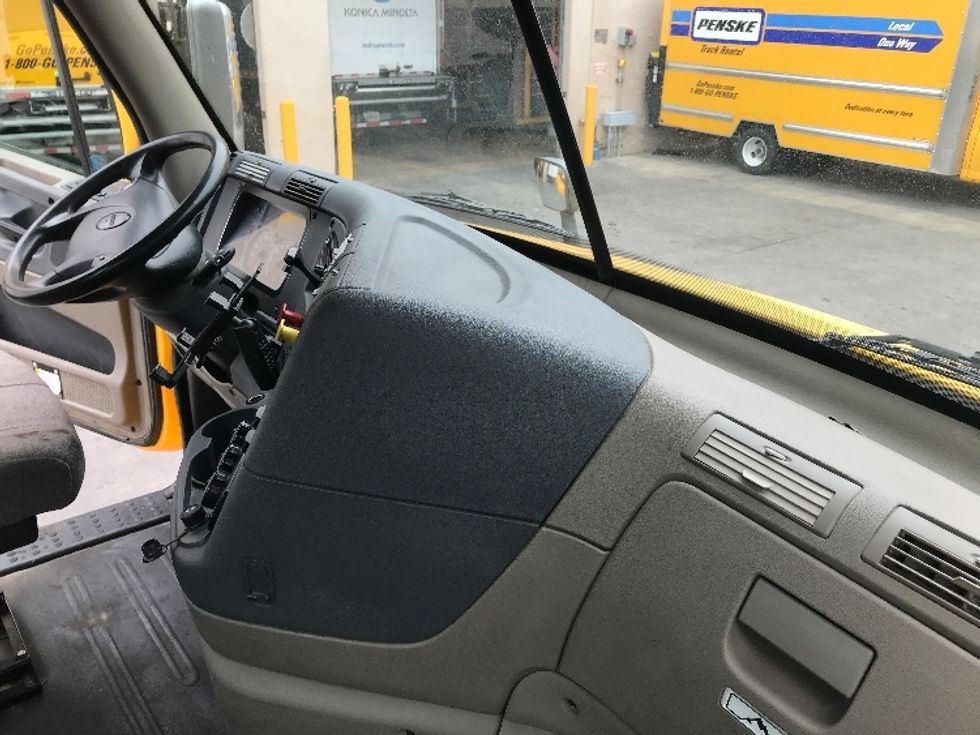 Day Cab Tractor-Heavy Duty Tractors-Freightliner-2019-Cascadia 11342ST-Torrance-CA-407,415\n\t\tmiles-$ 30,750 - Image 13