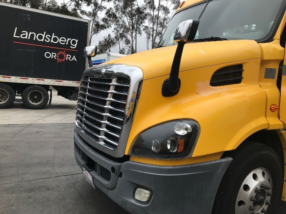Day Cab Tractor-Heavy Duty Tractors-Freightliner-2019-Cascadia 11342ST-Torrance-CA-407,415\n\t\tmiles-$ 30,750 - Image 19