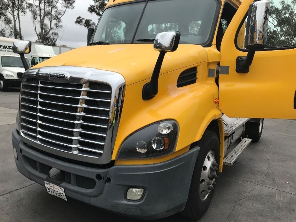 Day Cab Tractor-Heavy Duty Tractors-Freightliner-2019-Cascadia 11342ST-Torrance-CA-407,415\n\t\tmiles-$ 30,750 - Image 20