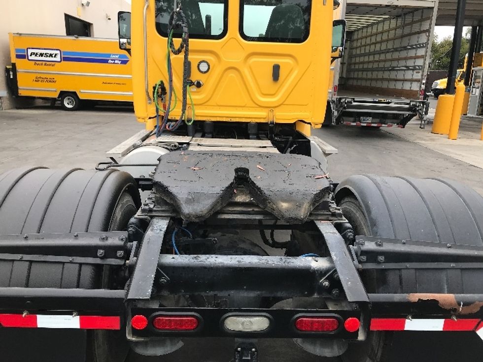 Day Cab Tractor-Heavy Duty Tractors-Freightliner-2019-Cascadia 11342ST-Torrance-CA-407,415\n\t\tmiles-$ 30,750 - Image 6