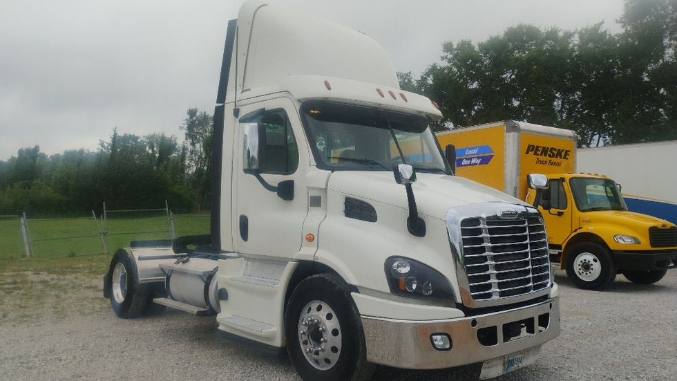 Day Cab Tractor-Heavy Duty Tractors-Freightliner-2019-Cascadia 11342ST-Tuscumbia-AL-667,606\n\t\tmiles-$ 22,000 - Image 1