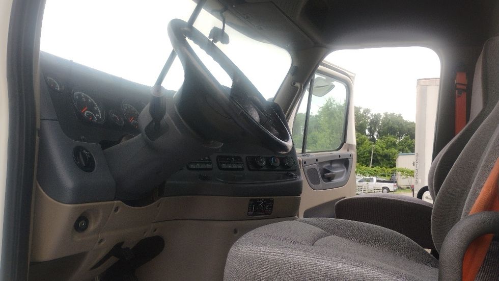 Day Cab Tractor-Heavy Duty Tractors-Freightliner-2019-Cascadia 11342ST-Tuscumbia-AL-667,606\n\t\tmiles-$ 22,000 - Image 10