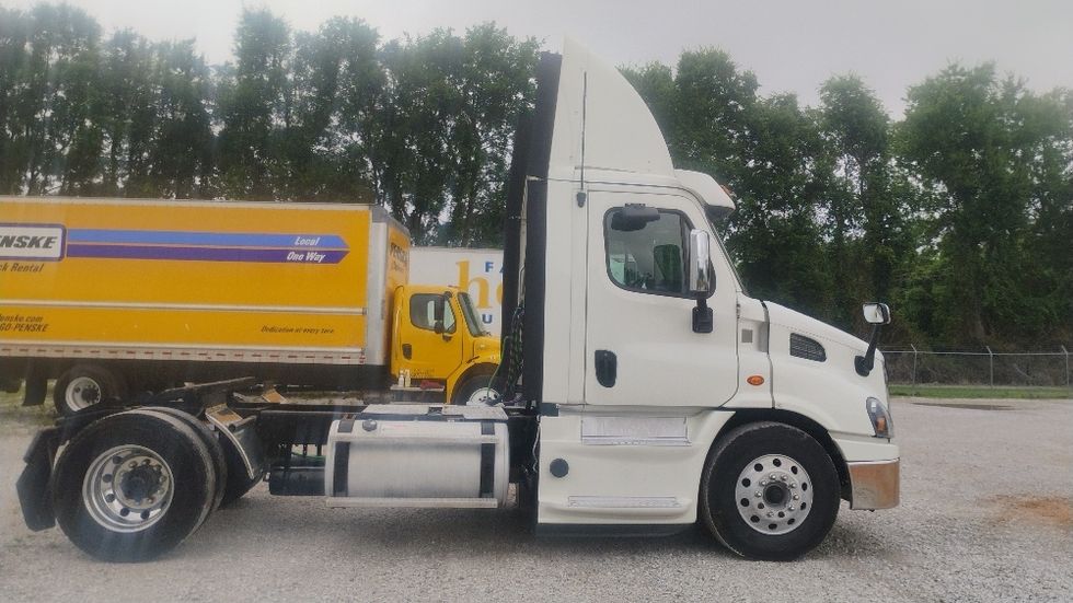 Day Cab Tractor-Heavy Duty Tractors-Freightliner-2019-Cascadia 11342ST-Tuscumbia-AL-667,606\n\t\tmiles-$ 22,000 - Image 8