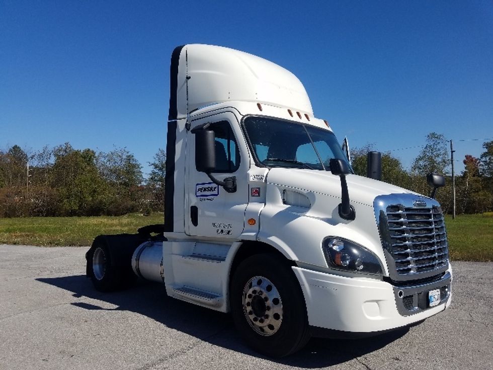 2019 Freightliner Cascadia 11342ST Day Cab Tractor