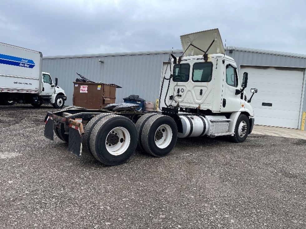 Day Cab Tractor-Heavy Duty Tractors-Freightliner-2019-Cascadia 11364ST-Akron-OH-388,031\n\t\tmiles-$ 43,500 - Image 7