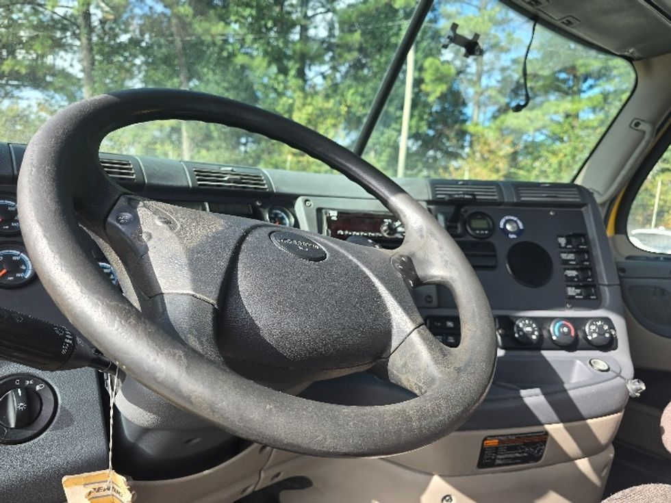 Day Cab Tractor-Heavy Duty Tractors-Freightliner-2019-Cascadia 11364ST-Atlanta (Conyers)-GA-268,452\n\t\tmiles-$ 41,500 - Image 10