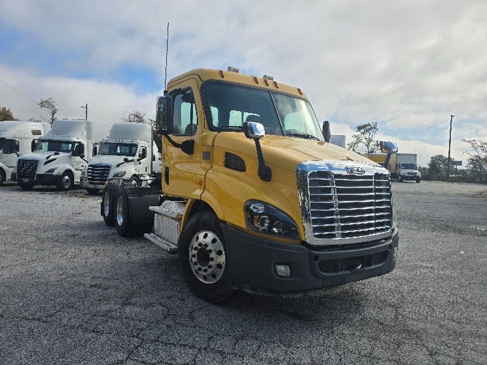 Day Cab Tractor-Heavy Duty Tractors-Freightliner-2019-Cascadia 11364ST-Atlanta (Conyers)-GA-268,452\n\t\tmiles-$ 41,500 - Image 1