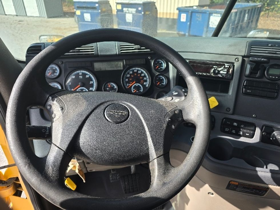 Day Cab Tractor-Heavy Duty Tractors-Freightliner-2019-Cascadia 11364ST-Atlanta (Conyers)-GA-268,452\n\t\tmiles-$ 41,500 - Image 11