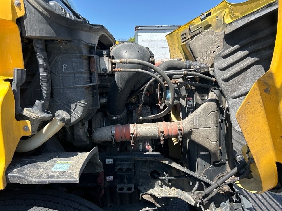 Day Cab Tractor-Heavy Duty Tractors-Freightliner-2019-Cascadia 11364ST-Belcamp-MD-413,457\n\t\tmiles-$ 32,750 - Image 15