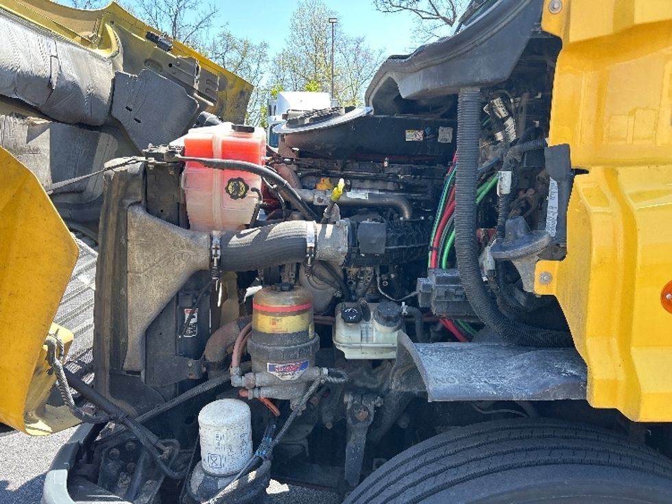 Day Cab Tractor-Heavy Duty Tractors-Freightliner-2019-Cascadia 11364ST-Belcamp-MD-413,457\n\t\tmiles-$ 32,750 - Image 16