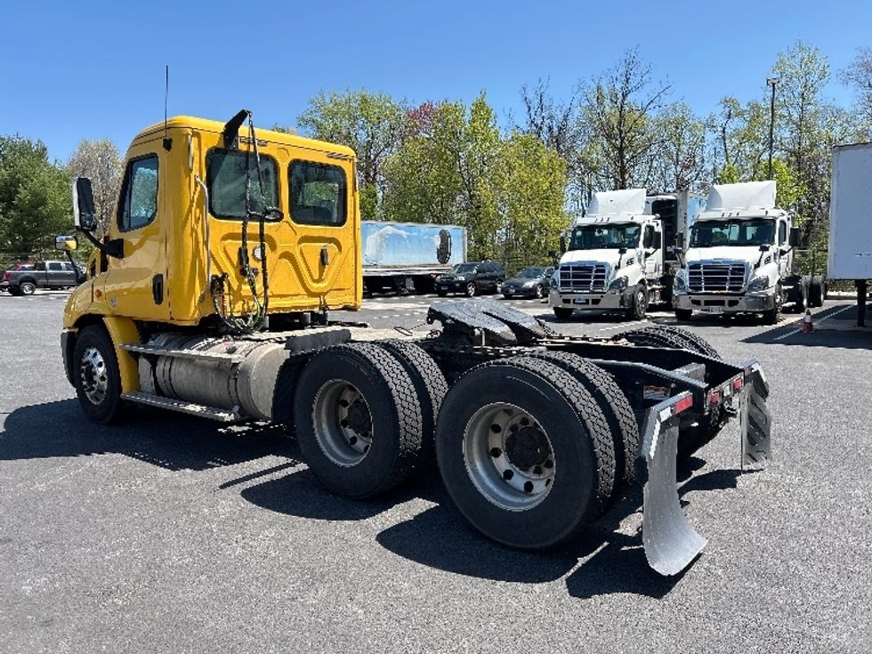 Day Cab Tractor-Heavy Duty Tractors-Freightliner-2019-Cascadia 11364ST-Belcamp-MD-413,457\n\t\tmiles-$ 32,750 - Image 5