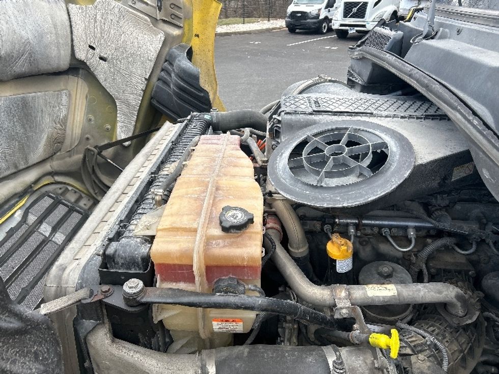 Day Cab Tractor-Heavy Duty Tractors-Freightliner-2019-Cascadia 11364ST-Belcamp-MD-445,385\n\t\tmiles-$ 31,250 - Image 18