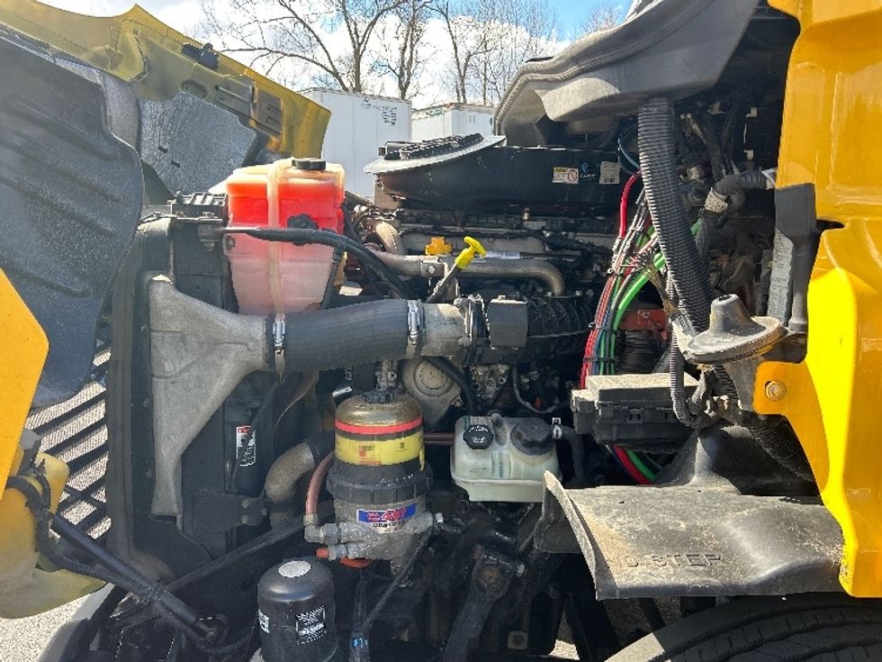Day Cab Tractor-Heavy Duty Tractors-Freightliner-2019-Cascadia 11364ST-Belcamp-MD-450,832\n\t\tmiles-$ 31,000 - Image 16