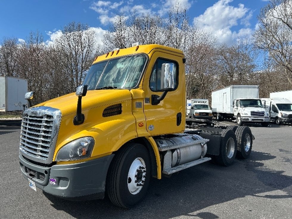 Day Cab Tractor-Heavy Duty Tractors-Freightliner-2019-Cascadia 11364ST-Belcamp-MD-450,832\n\t\tmiles-$ 31,000 - Image 3