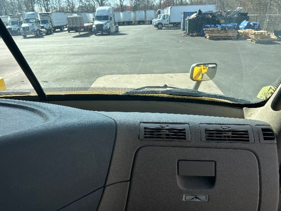 Day Cab Tractor-Heavy Duty Tractors-Freightliner-2019-Cascadia 11364ST-Belcamp-MD-453,694\n\t\tmiles-$ 30,750 - Image 12