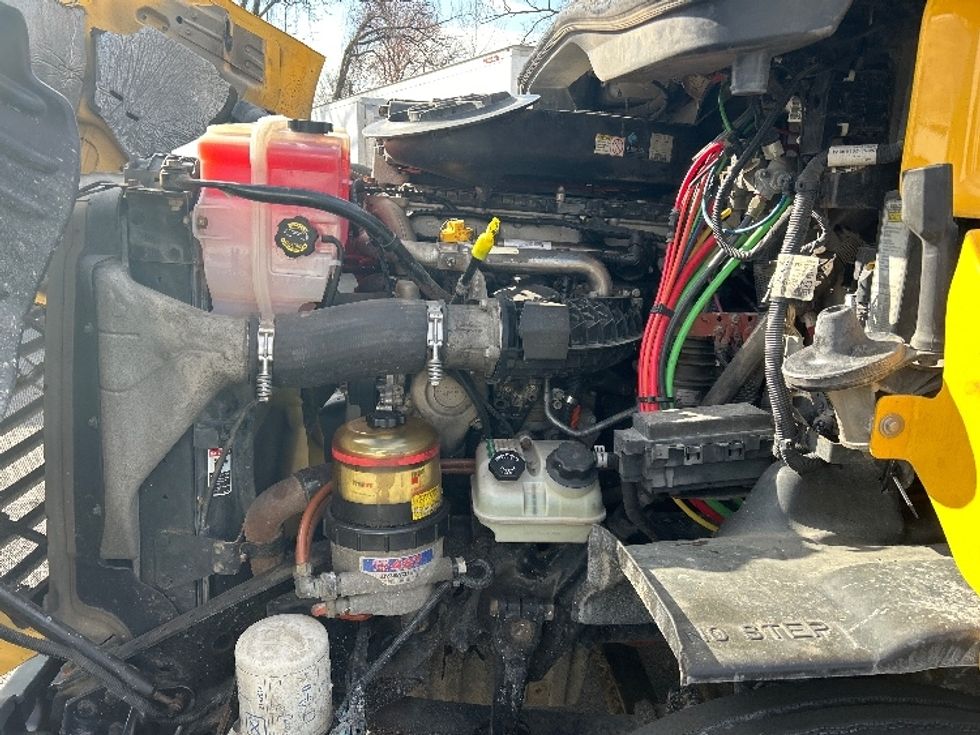 Day Cab Tractor-Heavy Duty Tractors-Freightliner-2019-Cascadia 11364ST-Belcamp-MD-453,694\n\t\tmiles-$ 30,750 - Image 15