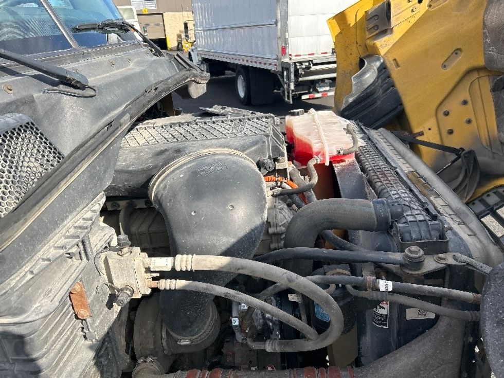 Day Cab Tractor-Heavy Duty Tractors-Freightliner-2019-Cascadia 11364ST-Belcamp-MD-453,694\n\t\tmiles-$ 30,750 - Image 17
