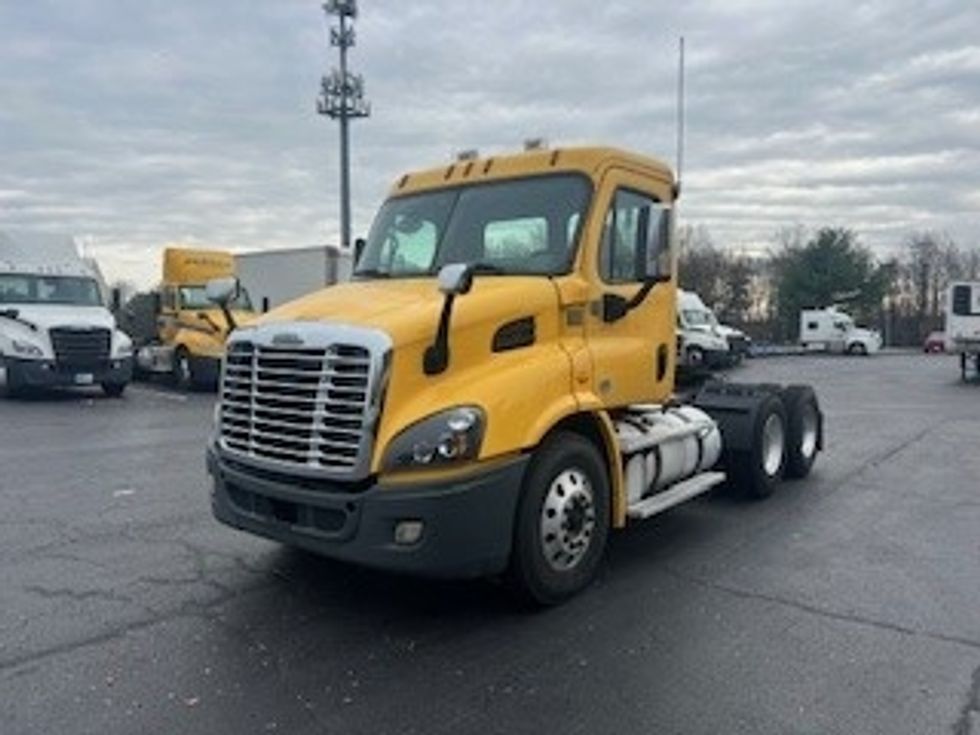 Day Cab Tractor-Heavy Duty Tractors-Freightliner-2019-Cascadia 11364ST-Belcamp-MD-453,694\n\t\tmiles-$ 30,750 - Image 3