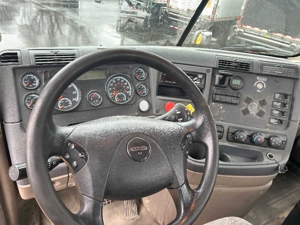 Day Cab Tractor-Heavy Duty Tractors-Freightliner-2019-Cascadia 11364ST-Belcamp-MD-455,336\n\t\tmiles-$ 30,750 - Image 10