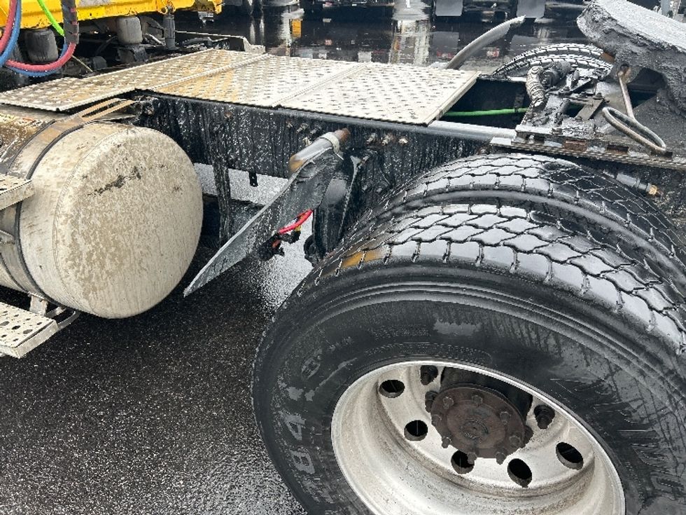 Day Cab Tractor-Heavy Duty Tractors-Freightliner-2019-Cascadia 11364ST-Belcamp-MD-455,336\n\t\tmiles-$ 30,750 - Image 20