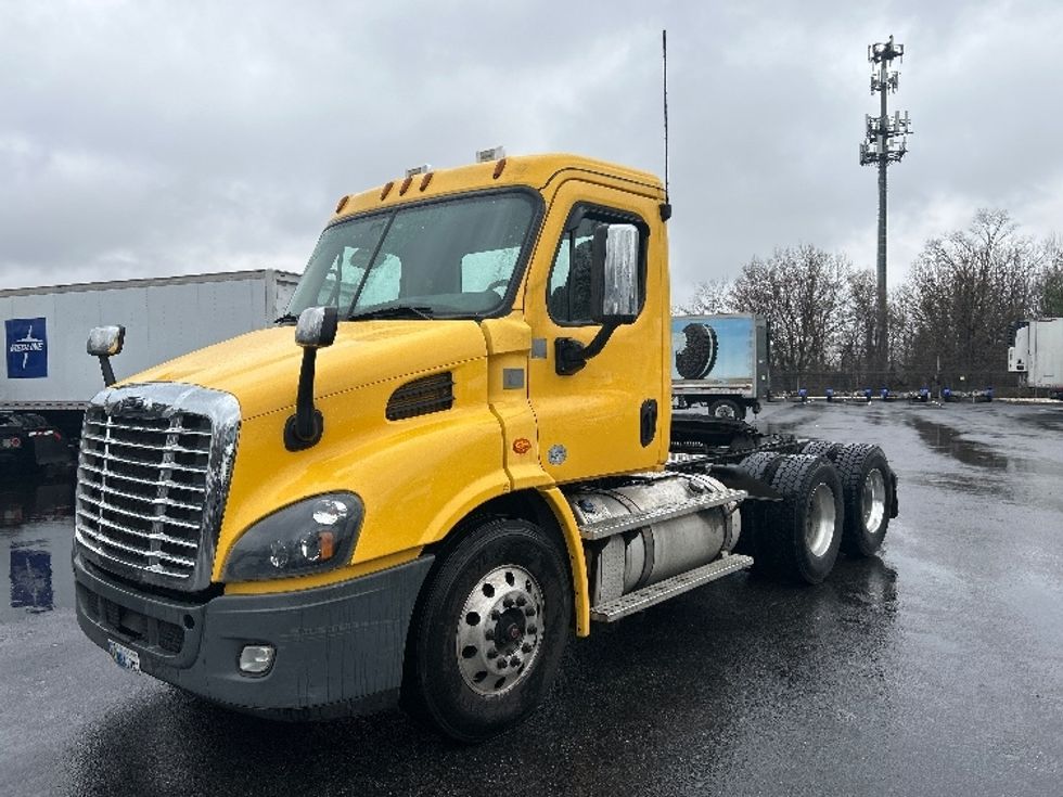 Day Cab Tractor-Heavy Duty Tractors-Freightliner-2019-Cascadia 11364ST-Belcamp-MD-455,336\n\t\tmiles-$ 30,750 - Image 3