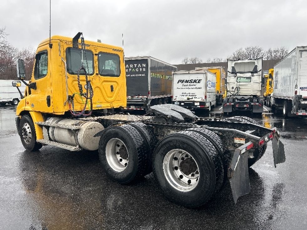 Day Cab Tractor-Heavy Duty Tractors-Freightliner-2019-Cascadia 11364ST-Belcamp-MD-455,336\n\t\tmiles-$ 30,750 - Image 5