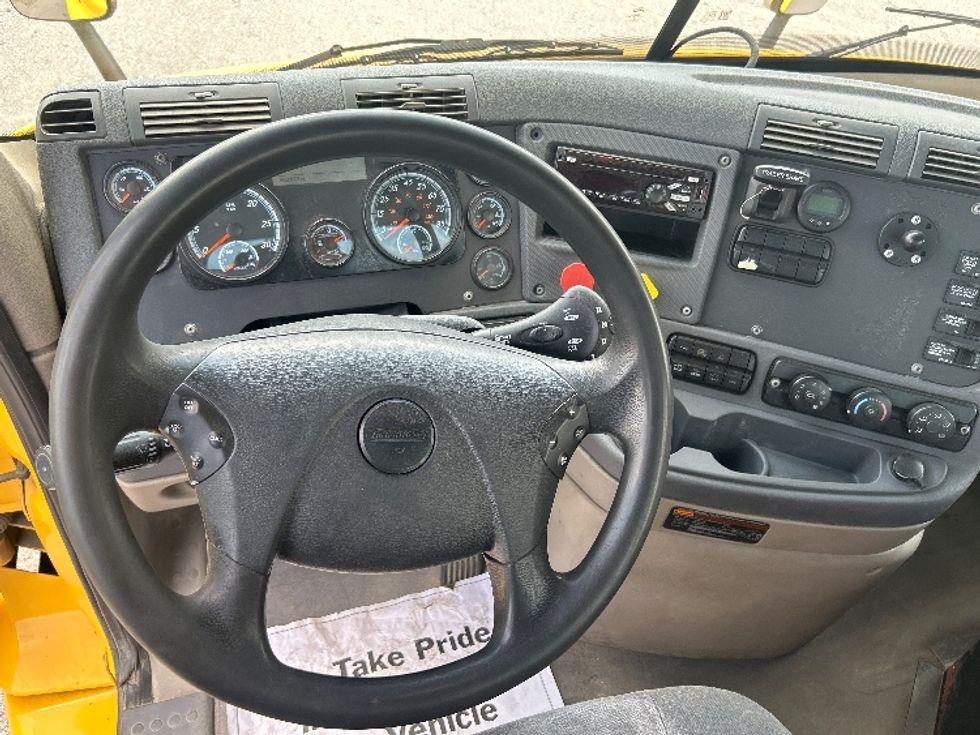 Day Cab Tractor-Heavy Duty Tractors-Freightliner-2019-Cascadia 11364ST-Birmingham-AL-562,864\n\t\tmiles-$ 25,750 - Image 11