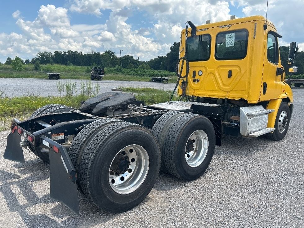 Day Cab Tractor-Heavy Duty Tractors-Freightliner-2019-Cascadia 11364ST-Birmingham-AL-562,864\n\t\tmiles-$ 25,750 - Image 7