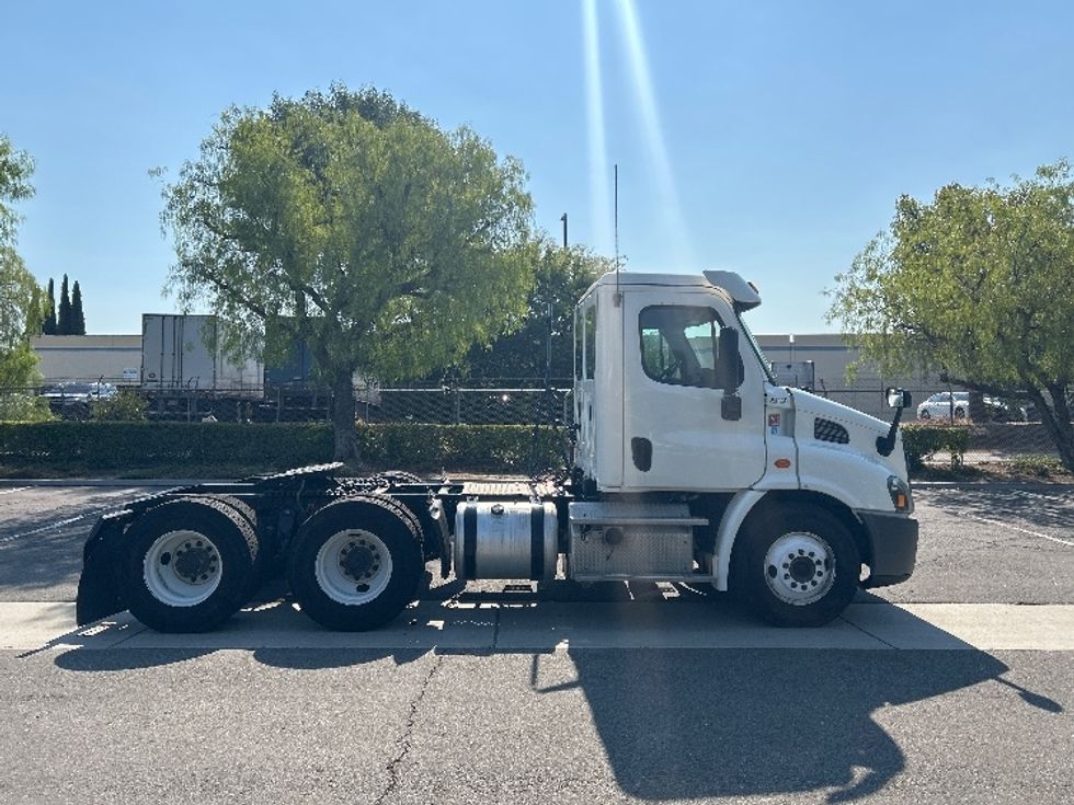 Day Cab Tractor-Heavy Duty Tractors-Freightliner-2019-Cascadia 11364ST-City Of Industry-CA-258,915\n\t\tmiles-$ 49,250 - Image 8
