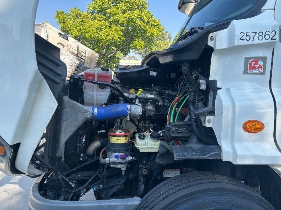 Day Cab Tractor-Heavy Duty Tractors-Freightliner-2019-Cascadia 11364ST-City Of Industry-CA-322,187\n\t\tmiles-$ 45,250 - Image 16