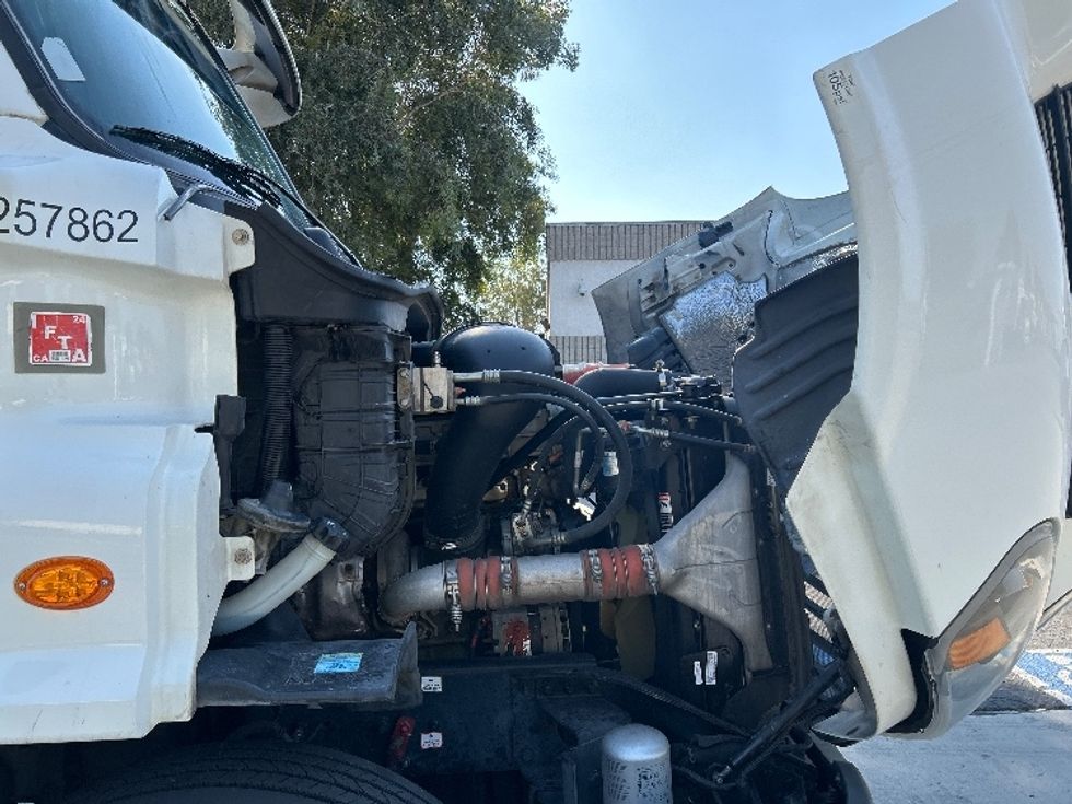 Day Cab Tractor-Heavy Duty Tractors-Freightliner-2019-Cascadia 11364ST-City Of Industry-CA-322,187\n\t\tmiles-$ 45,250 - Image 15