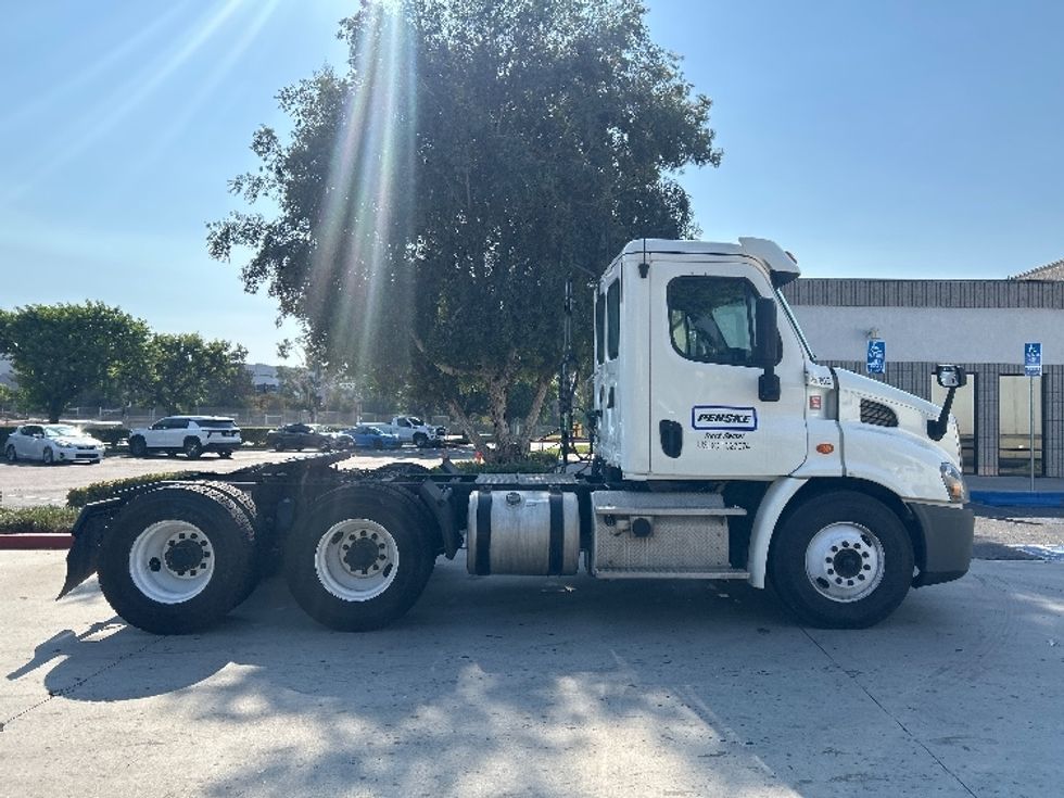Day Cab Tractor-Heavy Duty Tractors-Freightliner-2019-Cascadia 11364ST-City Of Industry-CA-322,187\n\t\tmiles-$ 45,250 - Image 8