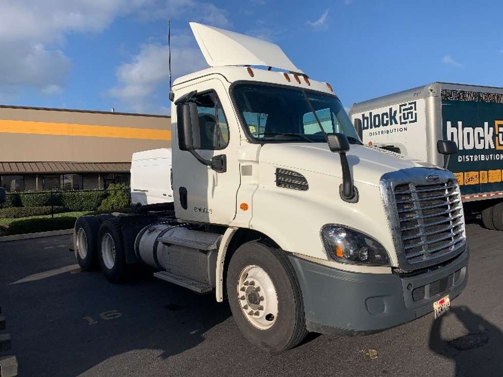 Day Cab Tractor-Heavy Duty Tractors-Freightliner-2019-Cascadia 11364ST-Coburg-OR-254,900
miles-$ 47,000