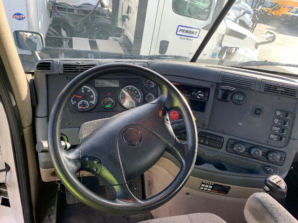 Day Cab Tractor-Heavy Duty Tractors-Freightliner-2019-Cascadia 11364ST-Coburg-OR-254,900\n\t\tmiles-$ 47,000 - Image 11