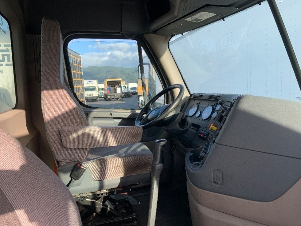 Day Cab Tractor-Heavy Duty Tractors-Freightliner-2019-Cascadia 11364ST-Coburg-OR-254,900\n\t\tmiles-$ 47,000 - Image 14