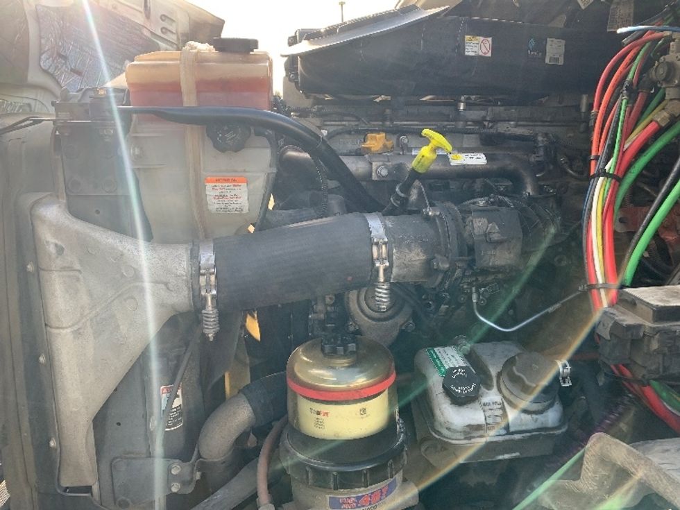 Day Cab Tractor-Heavy Duty Tractors-Freightliner-2019-Cascadia 11364ST-Coburg-OR-254,900\n\t\tmiles-$ 47,000 - Image 16