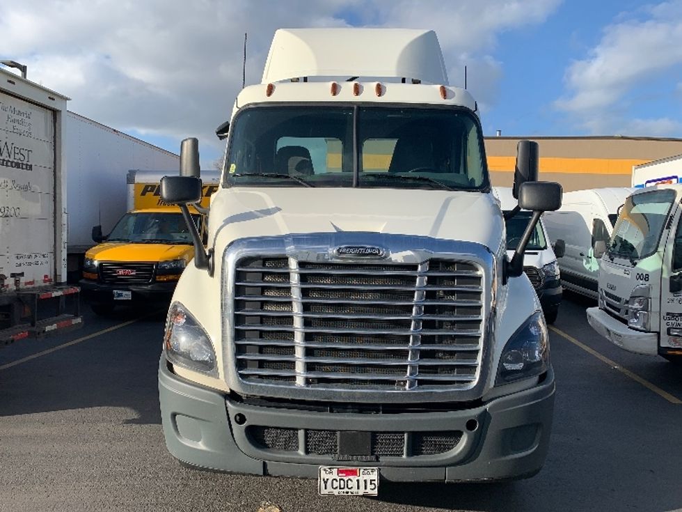 Day Cab Tractor-Heavy Duty Tractors-Freightliner-2019-Cascadia 11364ST-Coburg-OR-254,900\n\t\tmiles-$ 47,000 - Image 2